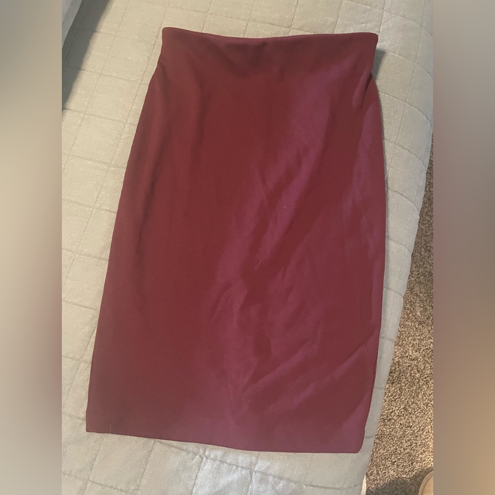Philosophy size 4 burgundy red pencil skirt.